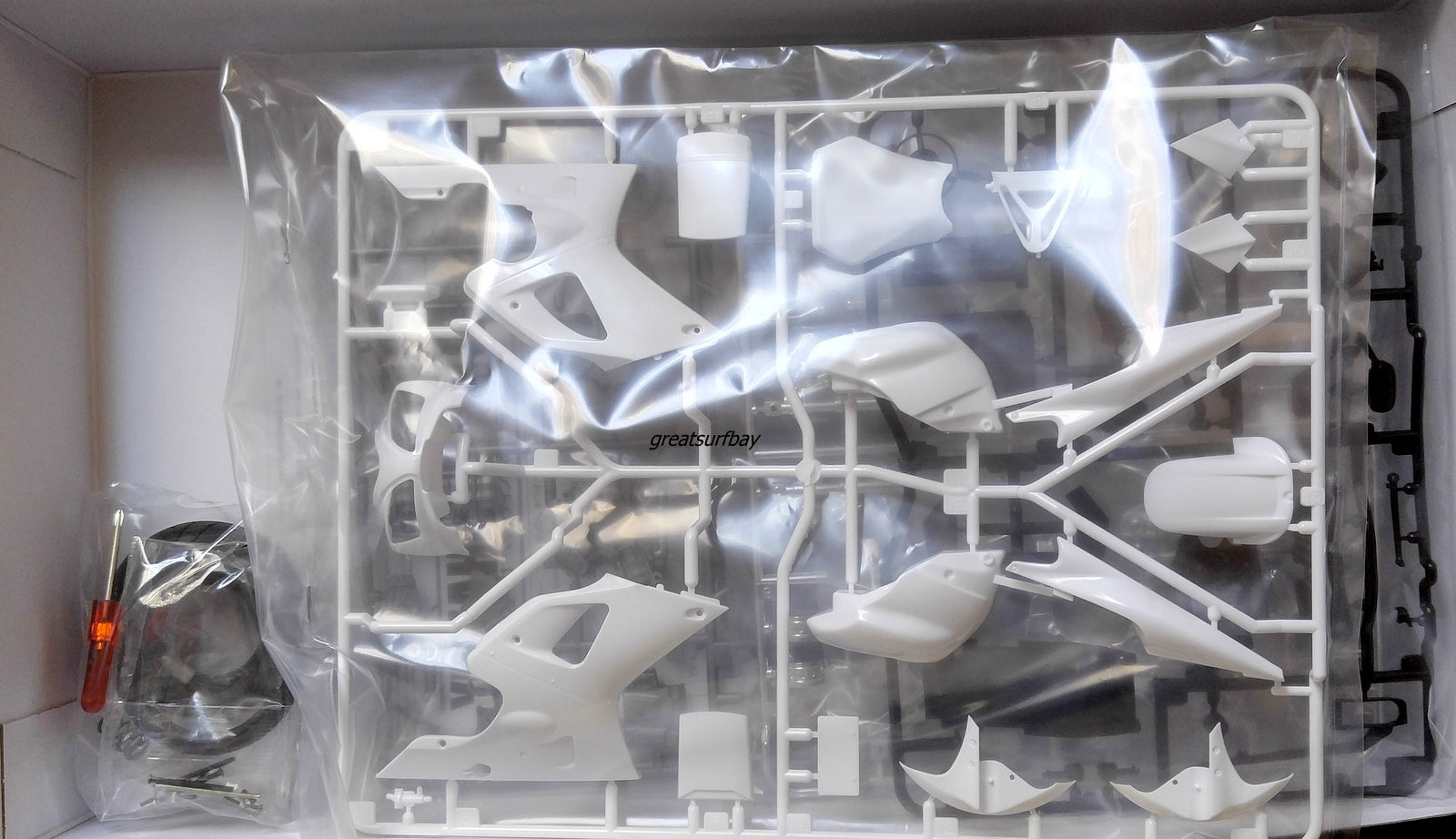 14073 Tamiya 1/12 Scale Model Bike Kit Yamaha YZF-R1 MotoGP Racing Bike
